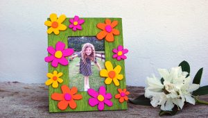 DIY-Geschenk zum Muttertag | Bilderrahmen mit Blüten basteln